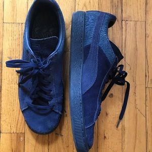 Puma Navy suede size 9.5 men’s low top sneakers